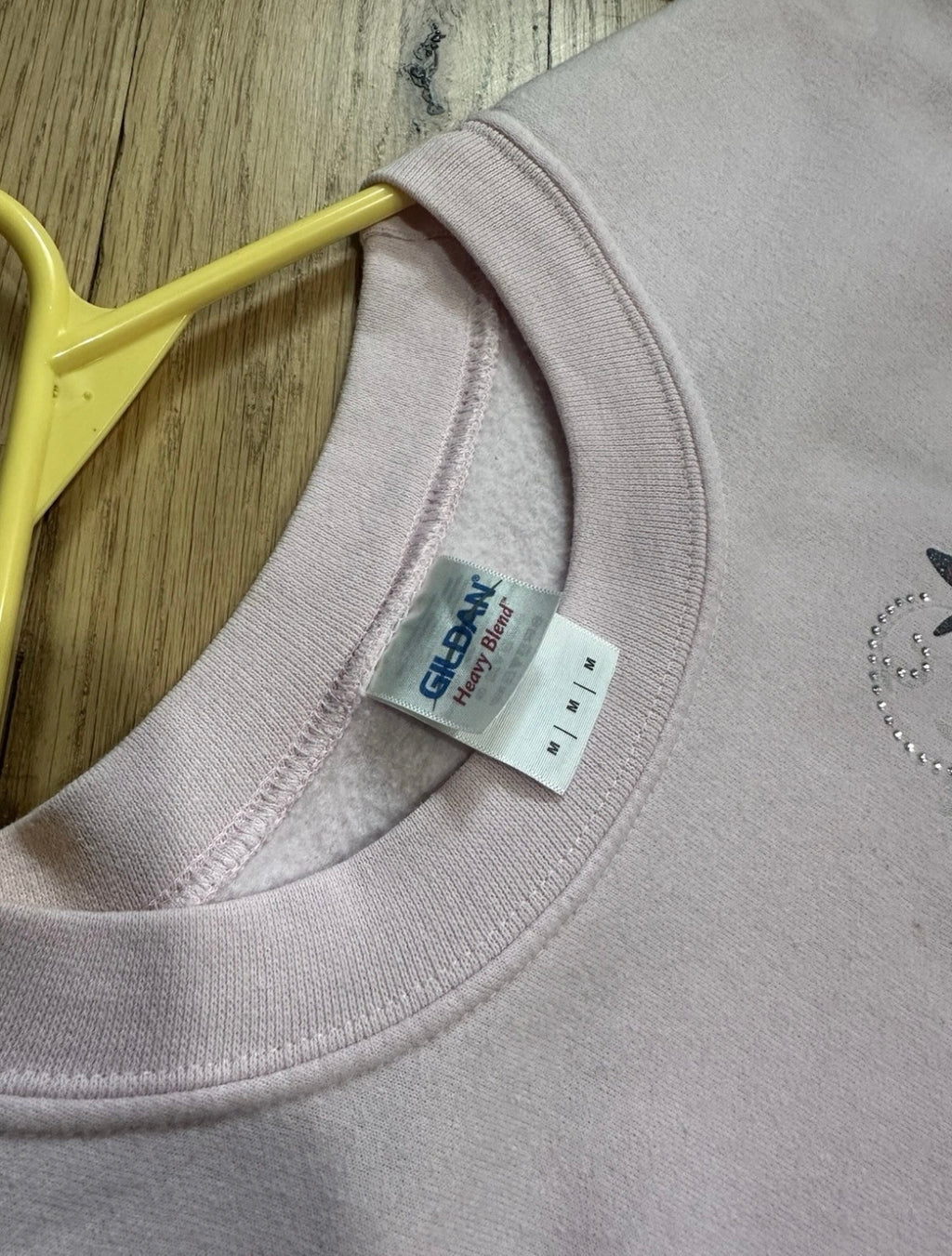 Women’s Gildan Medium Butterfly Bedazzled Crewneck